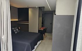 Flat com jacuzzi, lindo, confortável, 55m da Praia do Bessa, Caribessa